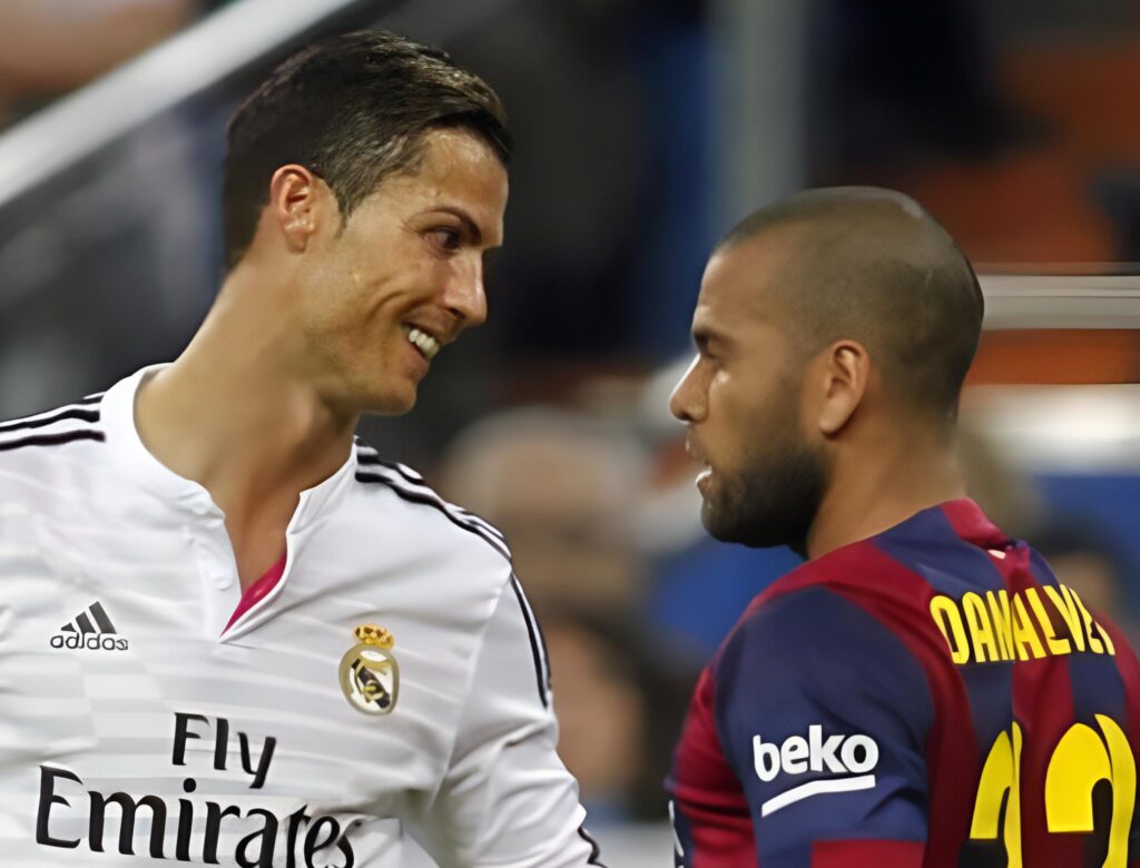 Daniel Alves aparece ao lado de Cristiano Ronaldo após deixar a prisão; veja vídeo