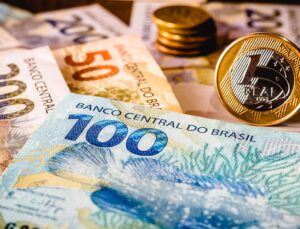 Novo cálculo eleva o salário mínimo; saiba qual valor e entenda o motivo