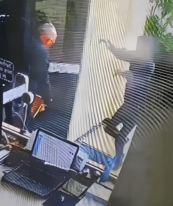 Entregador agride porteiro com ‘voadora’ por não aceitar regras de entrega; VEJA VÍDEO
