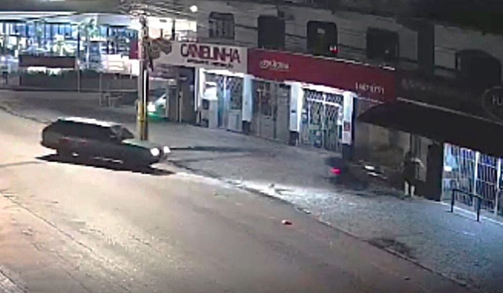 Mulher ‘nasce de novo’ ao escapar de moto desgovernada após acidente em Joinville; VEJA VÍDEO!