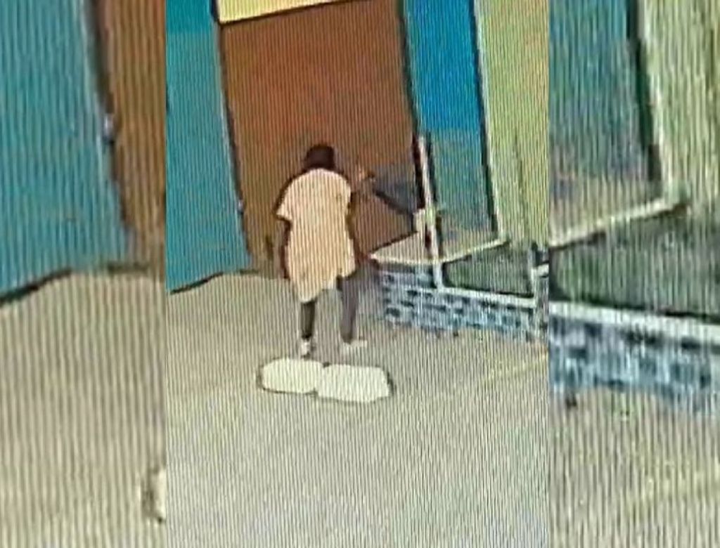 Vídeo mostra mulher vandalizando imagem de Nossa Senhora; Assista!
