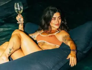 Aline Campos revela se tem arrependimento de ter participado do BBB 26