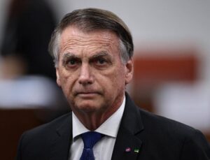 Polícia Federal realiza busca de novas armas na casa de Jair Bolsonaro 