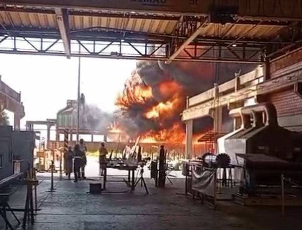 Incêndio de grandes proporções atinge usina de álcool; veja vídeo