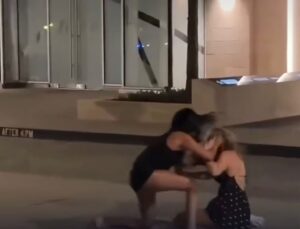 Confusão entre mulheres termina com tapa na cara e puxão de cabelo no meio da rua; VEJA VÍDEO!