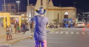 Cantor viraliza após fazer show vazio na própria cidade; veja o vídeo