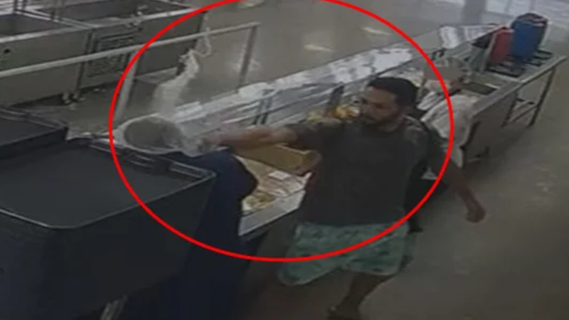 Ex-funcionário se revolta com demissão e tenta incendiar chefe em restaurante; veja vídeo