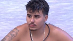 Ex-BBB Pedro Espindola volta a ser atendido após nova crise psicótica em Curitiba; veja imagens
