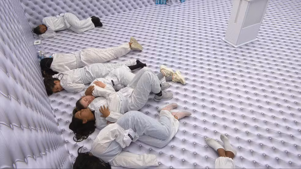 Quarto Branco do BBB 26 vira manchete internacional e é comparado a “câmara de tortura” na Espanha