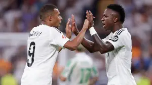 Mbappé sai em defesa de Vini Jr e manda recado à torcida do Real Madrid