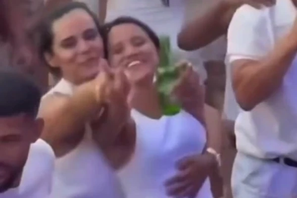 Vídeo mostra casal de mulheres dançando em festa antes de serem mortas carbonizadas por ex; ASSISTA!
