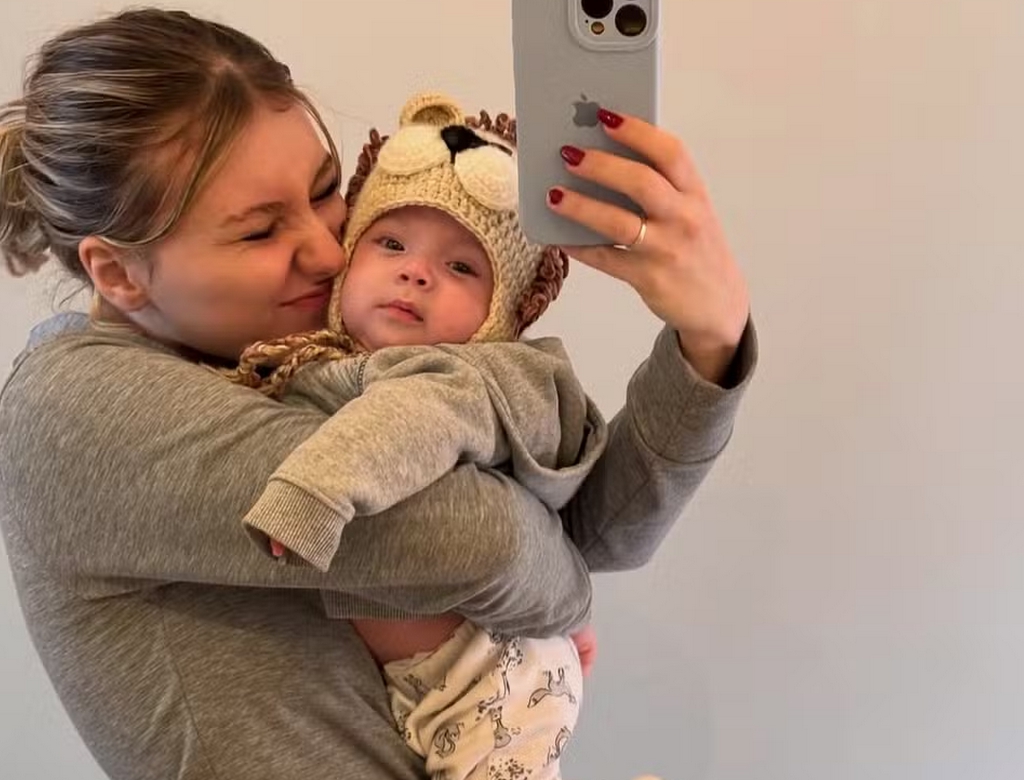 Isabel Veloso e filho (foto Reprodução Redes Sociais)
