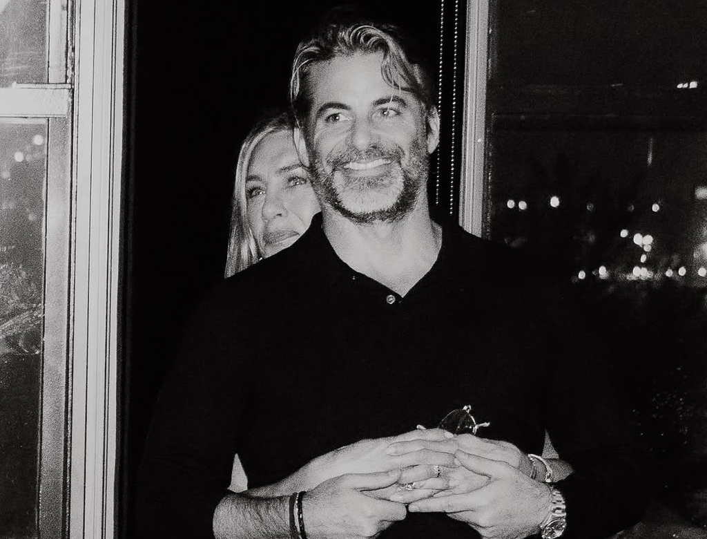 Saiba como Jennifer Aniston conheceu seu novo namorado de 50 anos