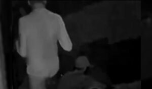 Pastor de calcinha ‘retoma investigações’ e é flagrado com homem em situação de rua; VEJA VÍDEO!