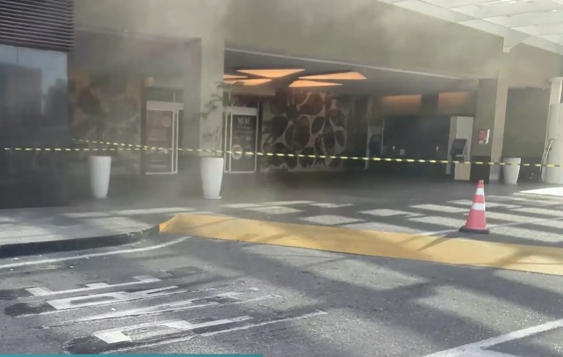 Vídeo mostra como ficou interior do Shopping Recife após incêndio; ASSISTA!
