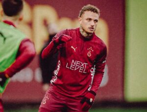 Jogador sofre ‘amputação parcial’ de dedo da mão no confronto contra o Liverpool; veja vídeo