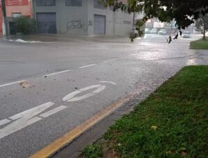 Câmera flagra raio atingindo casa durante temporal em Sorocaba; VEJA VÍDEO