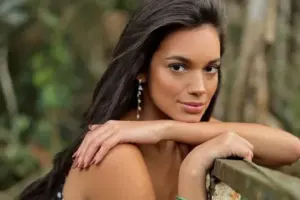 Ex-BBB Alane Dias sofre atropelamento por moto no RJ