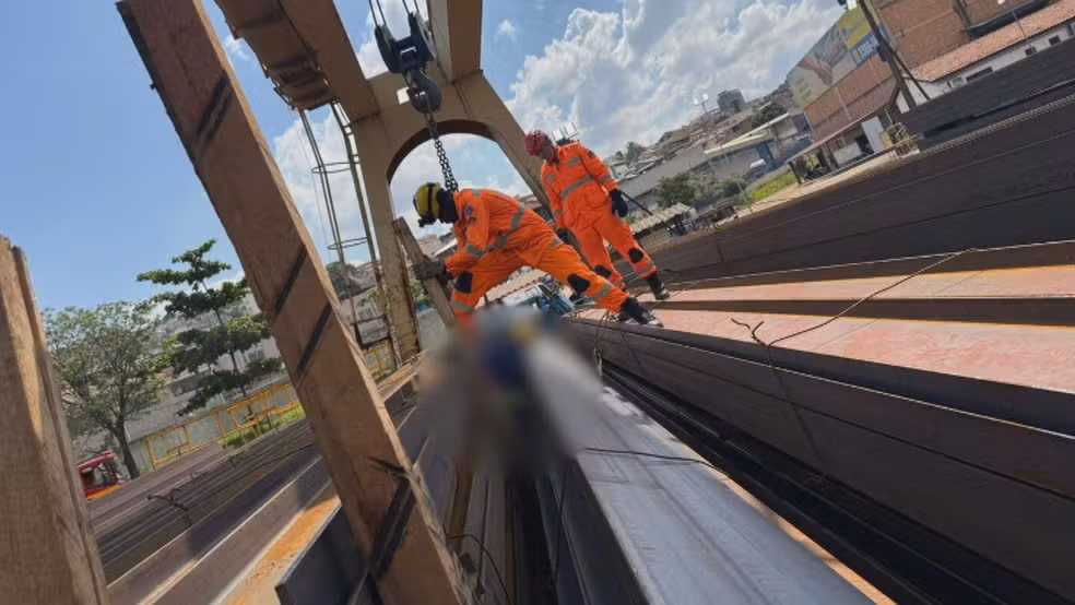 Trabalhador morre ao ser prensado por vigas de metal em siderúrgica; VEJA VÍDEO!