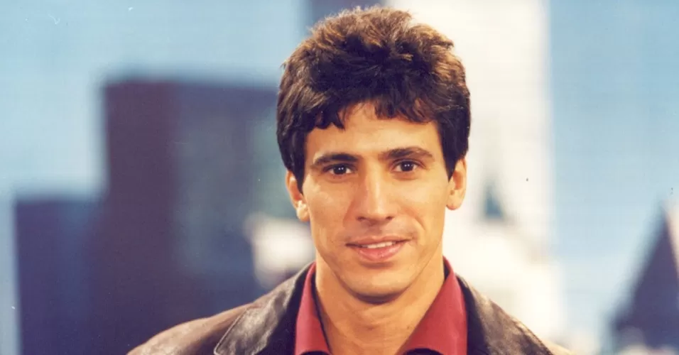 Galã das novelas dos anos 90 viraliza ao surgir de sunga aos 62 anos; veja