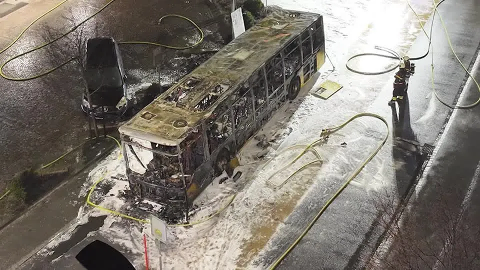 Incêndio em ônibus deixa ao menos seis mortos e cinco feridos na Suíça; VEJA VÍDEO!