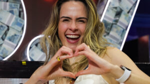 Ana Paula Renault impõe condições, renova com a Globo e ganha novo projeto