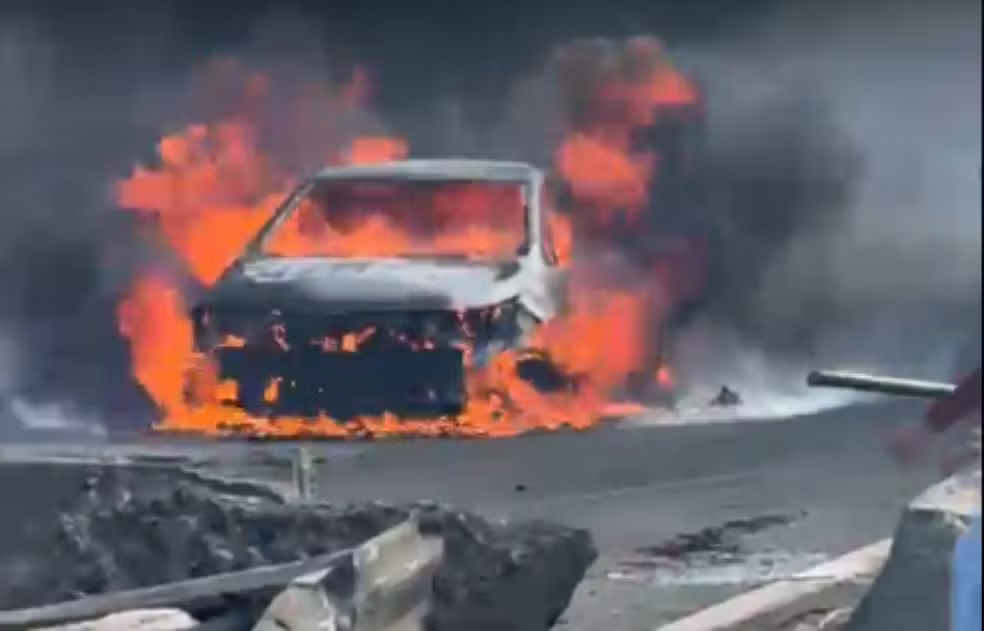 Tragédia: Carreta com combustível explode na Dutra e deixa mortos; Veja vídeo!