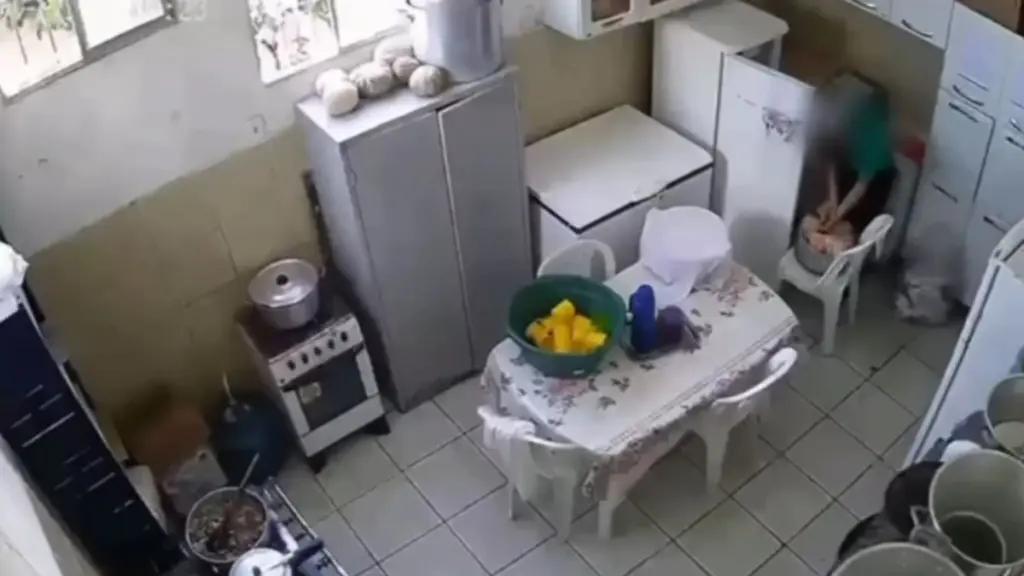 Servidora é acusada de roubar merenda escolar em cidade da Bahia; VEJA VÍDEO