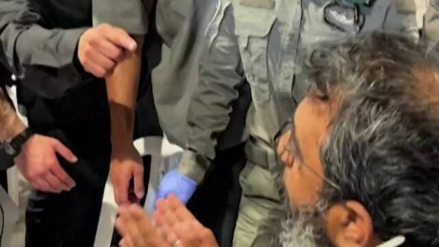 Países condenam Israel por vídeo que exibe ativistas ajoelhados e amarrados; Saiba mais!