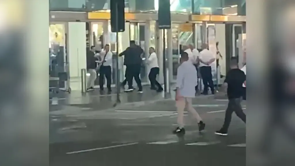Briga entre motoristas no Aeroporto de Guarulhos deixa um ferido; VEJA VÍDEO!