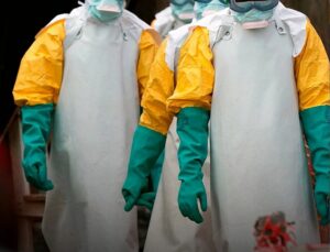 Saiba como o Ebola é transmitido entre humanos; tudo o que se sabe sobre o contágio do vírus