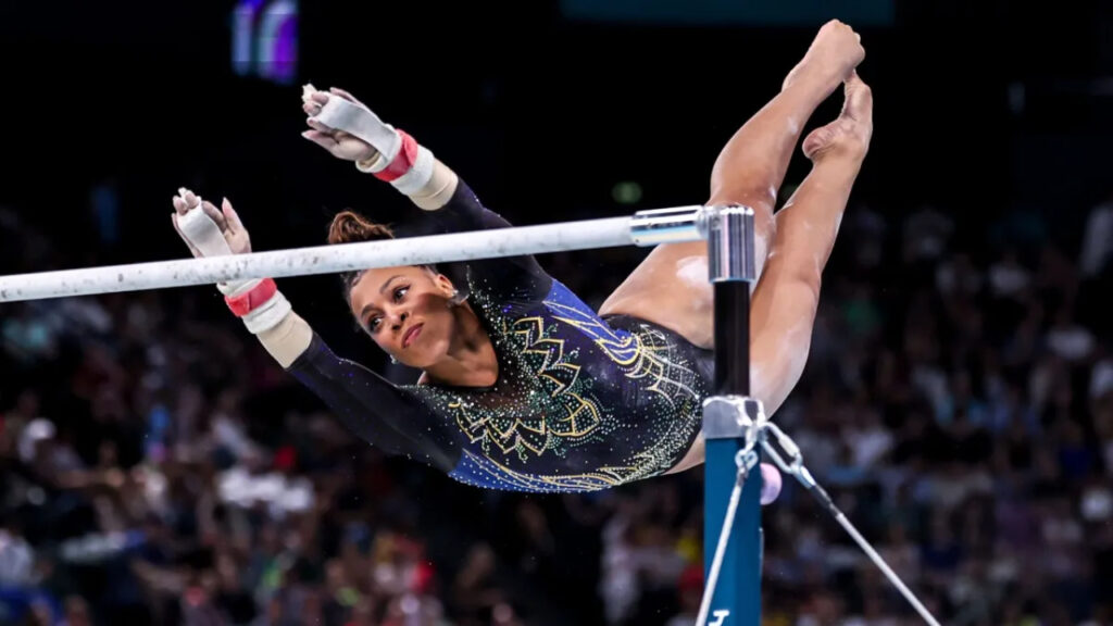 Ginasta Lorrane Oliveira cai da trave durante competição e sofre trauma cervical