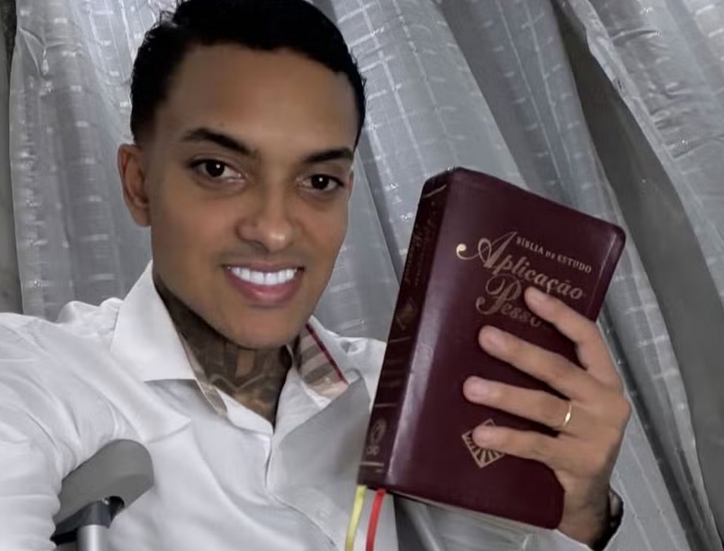 MC que embalou proibidões no funk se pronuncia após revelar conversão religiosa; VEJA