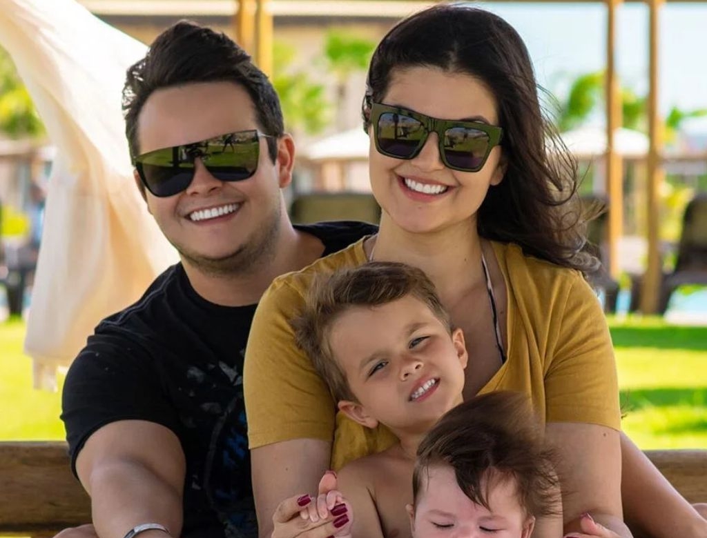 Matheus, Paula Aires e os filhos (Foto Reprodução Redes Sociais)
