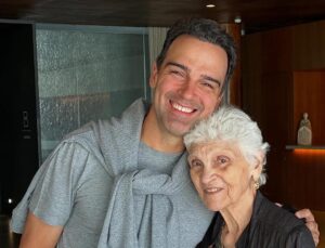 Tadeu Schmidt e mãe (Foto Reprodução Redes Sociais)