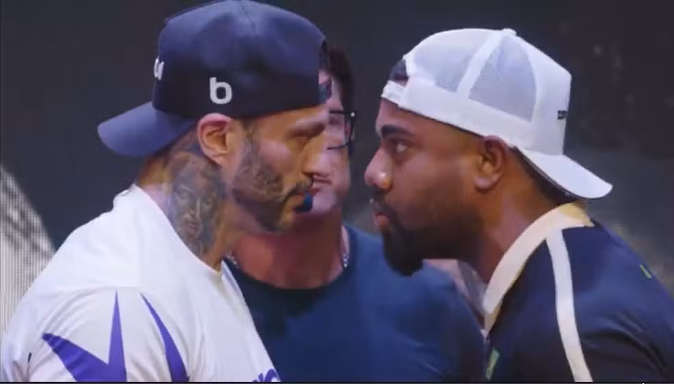 Davi Brito é nocauteado por Bambam em luta de boxe; veja vídeo