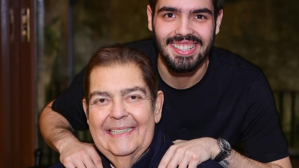 Filho de Faustão atualiza estado de saúde do apresentador e emociona