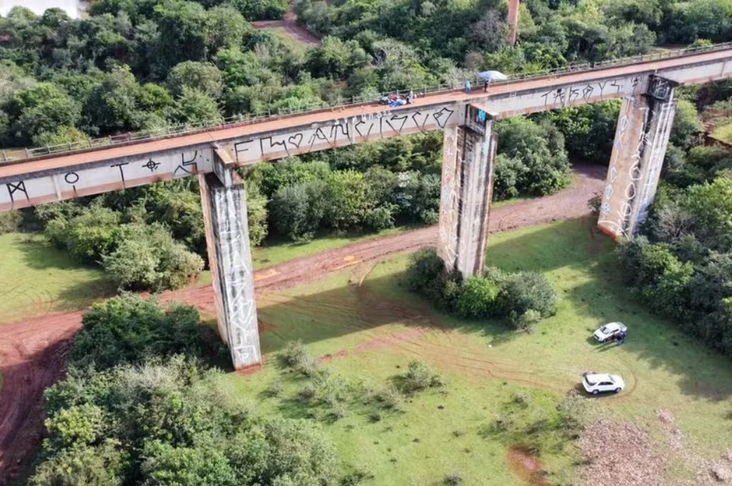 Prefeitura proíbe acesso à ponte após morte de jovem em rope jump