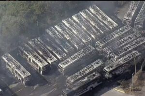 Incêndio destrói quase 30 ônibus de garagem em Belo Horizonte;&nbsp;Veja Vídeo!
