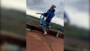 Homem revela que deveria ter saltado antes de jovem morta em rope jump: “Era pra ser eu”