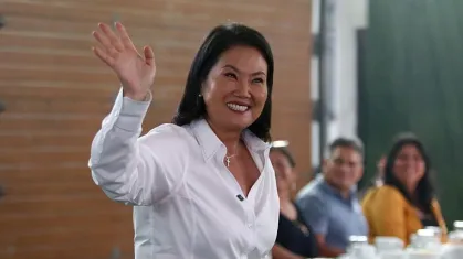 Keiko Fujimori se aproxima de Sánchez na disputa presidencial peruana