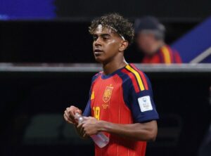 Casa de Lamine Yamal é alvo de tentativa de invasão após vaga na final da Copa