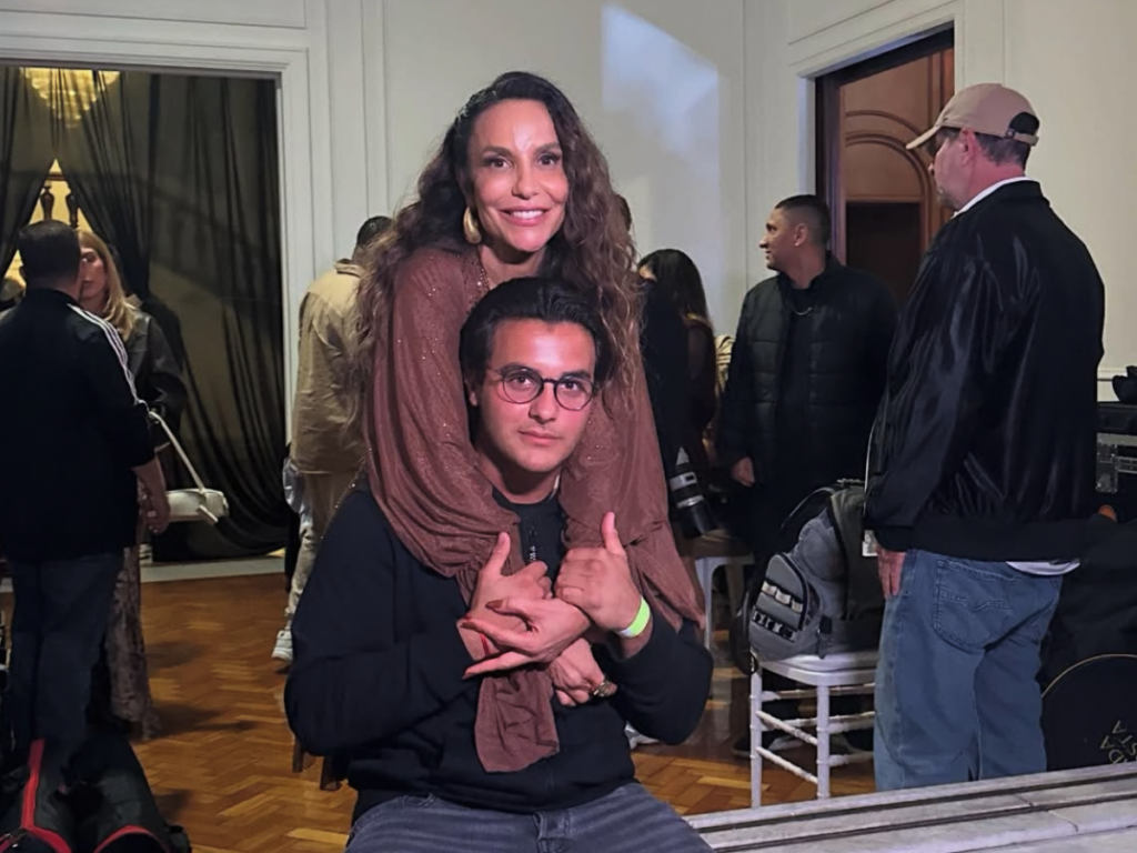 Filho de Ivete Sangalo responde rumores sobre anabolizantes após exibir físico