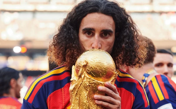 Saiba a história por trás do cabelo icônico de Marc Cucurella