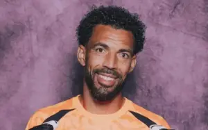 Vozinha no futebol brasileiro? Goleiro sensação da Copa é direto sobre chances