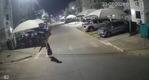 Mãe joga recém-nascida em lixeira de condomínio; VEJA VÍDEO!