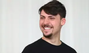 Jair Renan não declara orientação sexual ao registrar candidatura para 2026