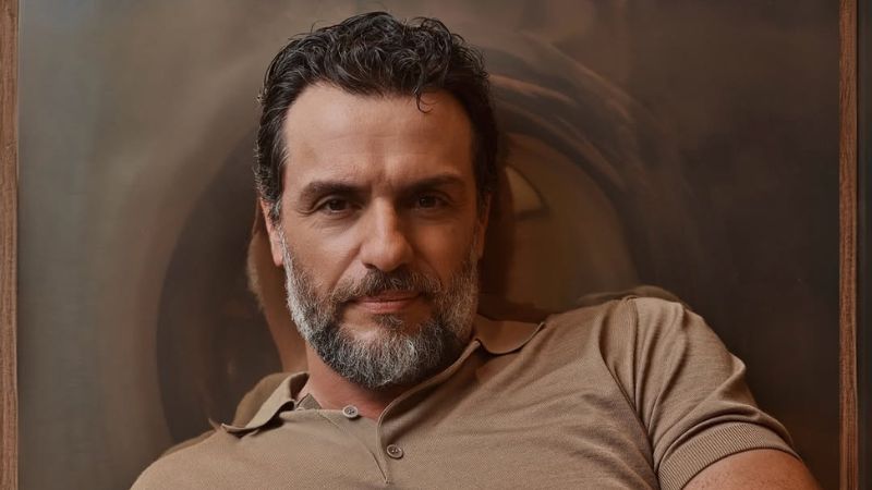 Rodrigo Lombardi debocha de rótulo de galã após assumir mudança de visual