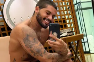 Zé Felipe responde a pedido de “fotos picantes” de fã; veja