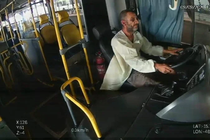 Homem foge de hospital, rouba ônibus e é preso; VEJA VÍDEO!